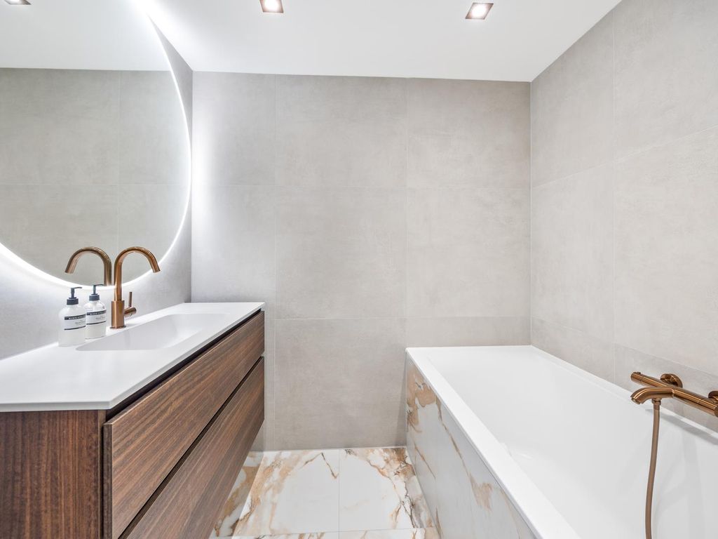 Burgemeester Elsenlaan 323F710, Rijswijk