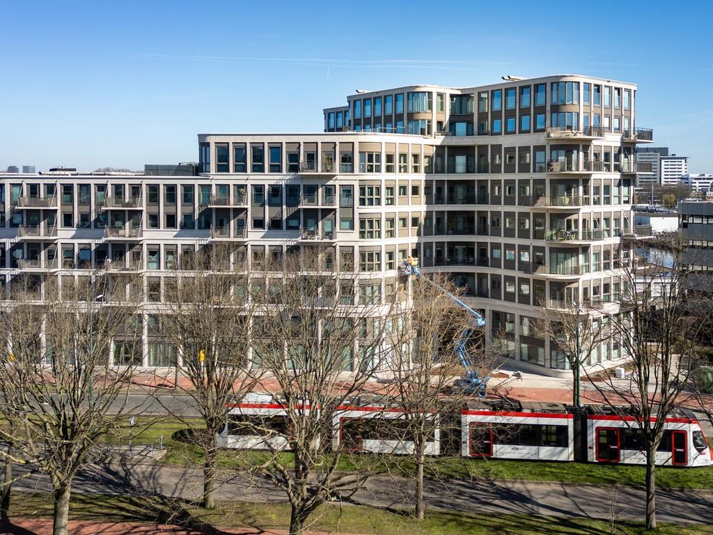 Burgemeester Elsenlaan 323F710, Rijswijk