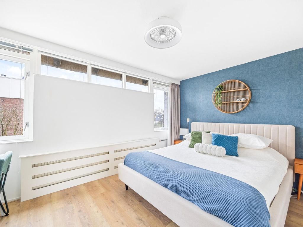 van Ostade 13, Monster