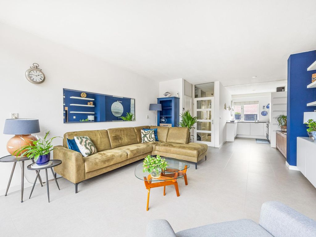 van Ostade 13, Monster