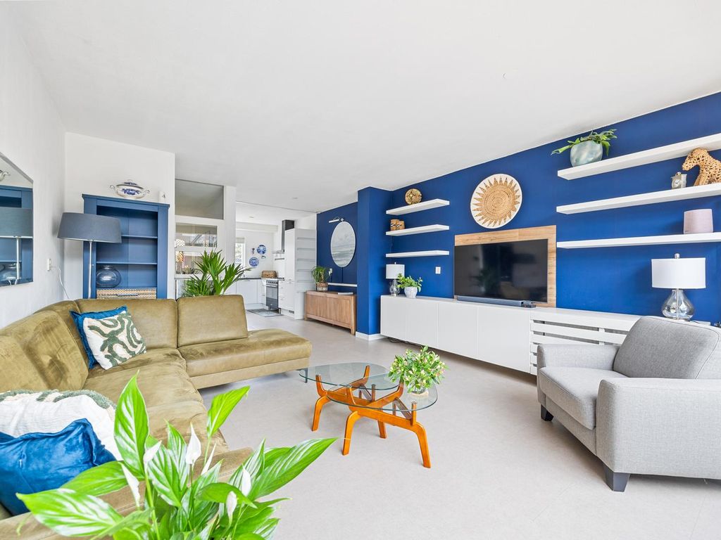 van Ostade 13, Monster