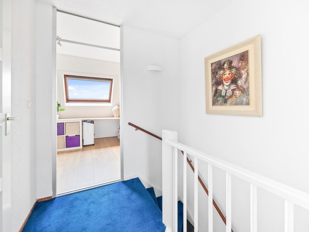 van Ostade 13, Monster