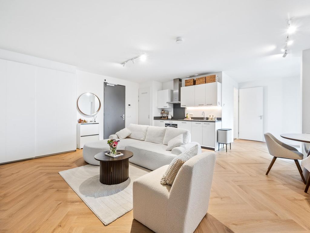 Burgemeester Elsenlaan 323F506, Rijswijk