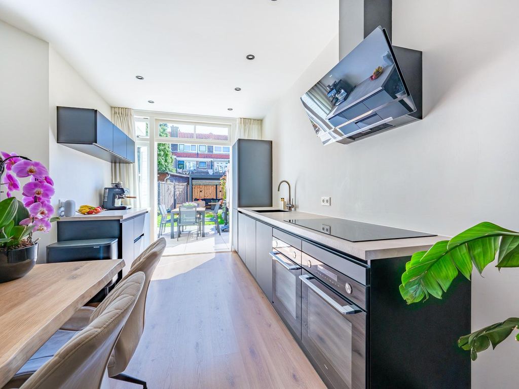 Maarsbergenstraat 300, 'S-Gravenhage