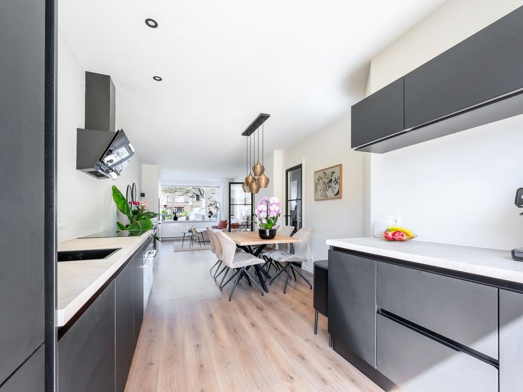 Maarsbergenstraat 300, 'S-Gravenhage