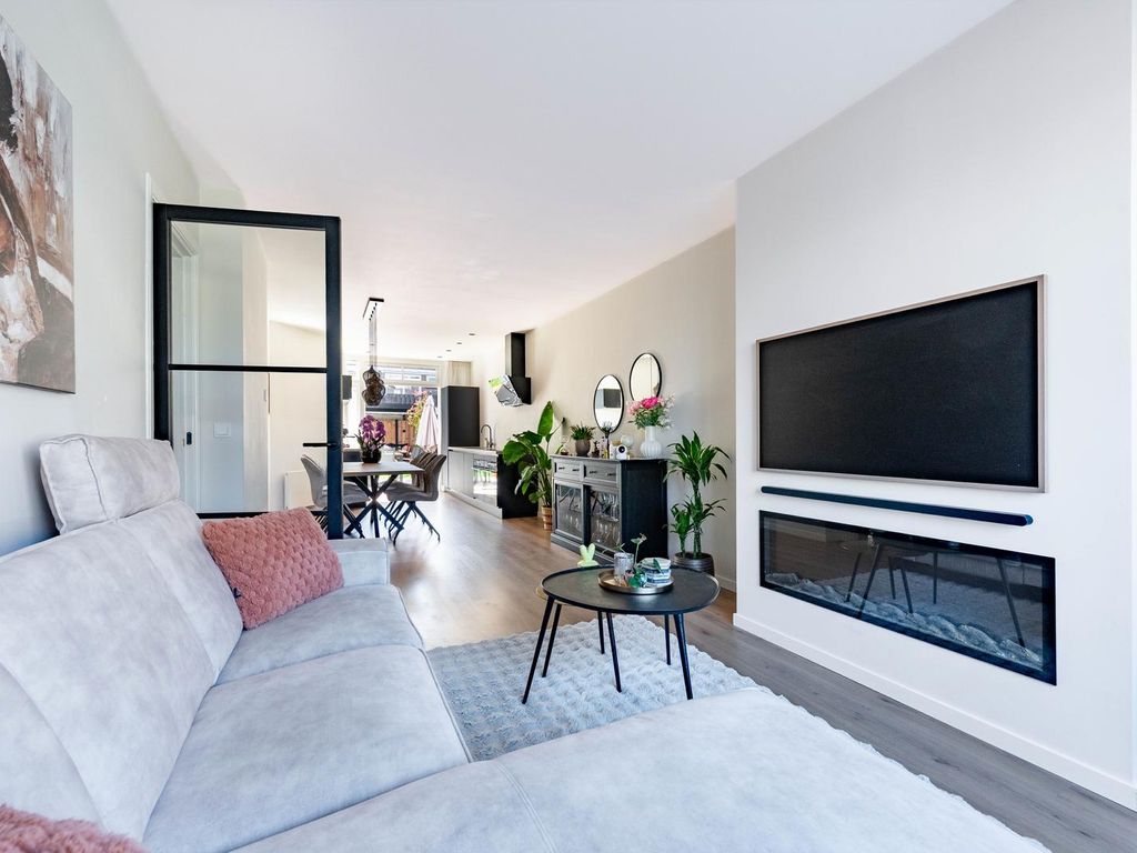 Maarsbergenstraat 300, 'S-Gravenhage