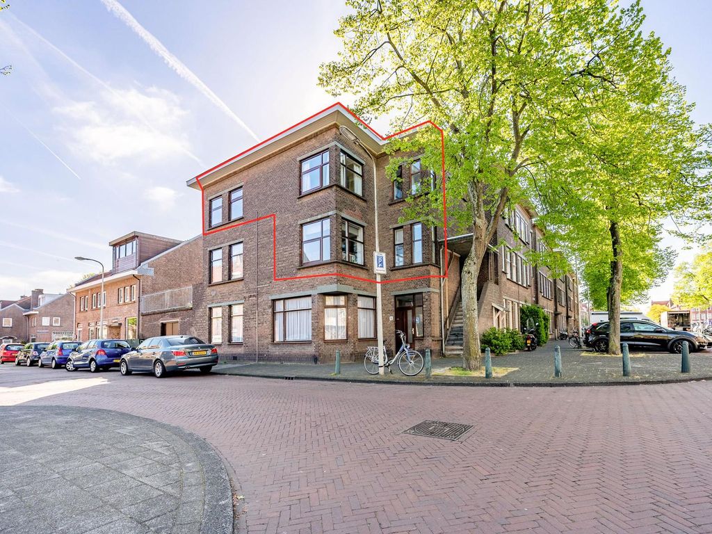 Van Zeggelenlaan 12, 'S-Gravenhage
