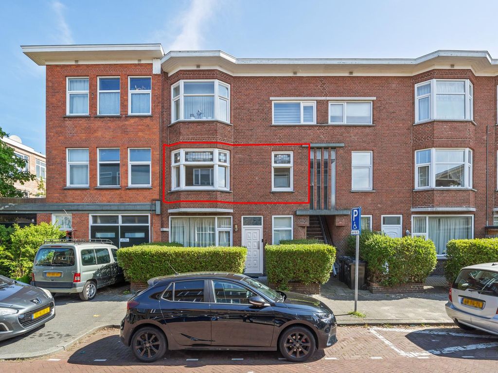 Karel de Geerstraat 10, 's-Gravenhage