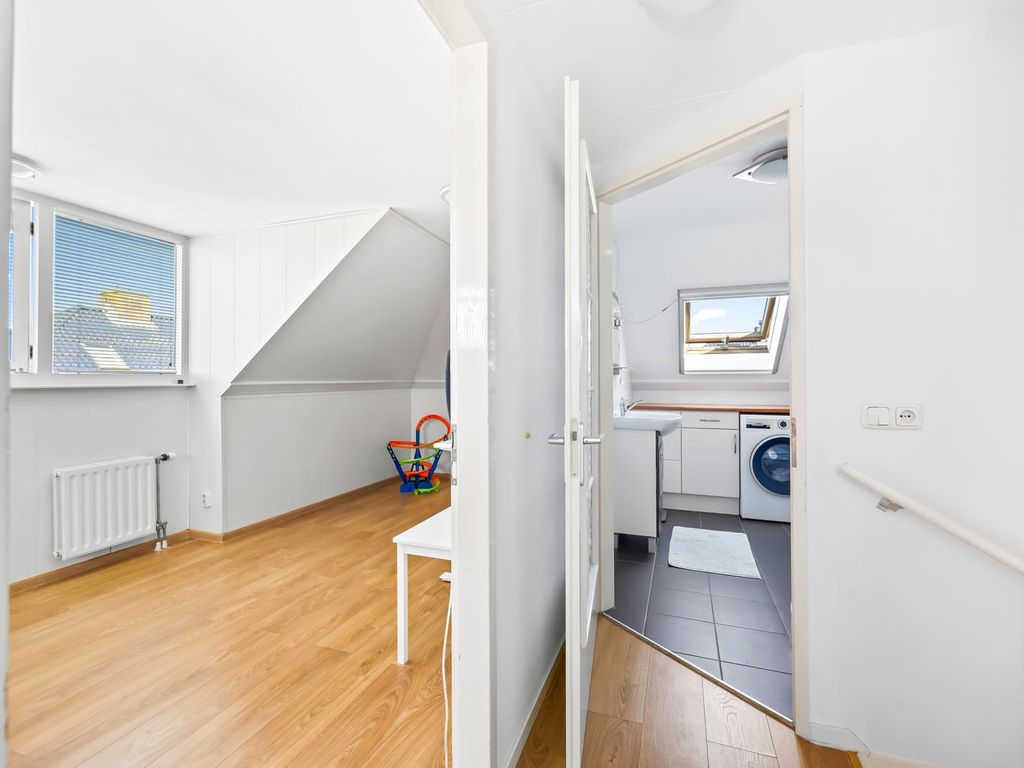 Talinglaan 28, Leidschendam