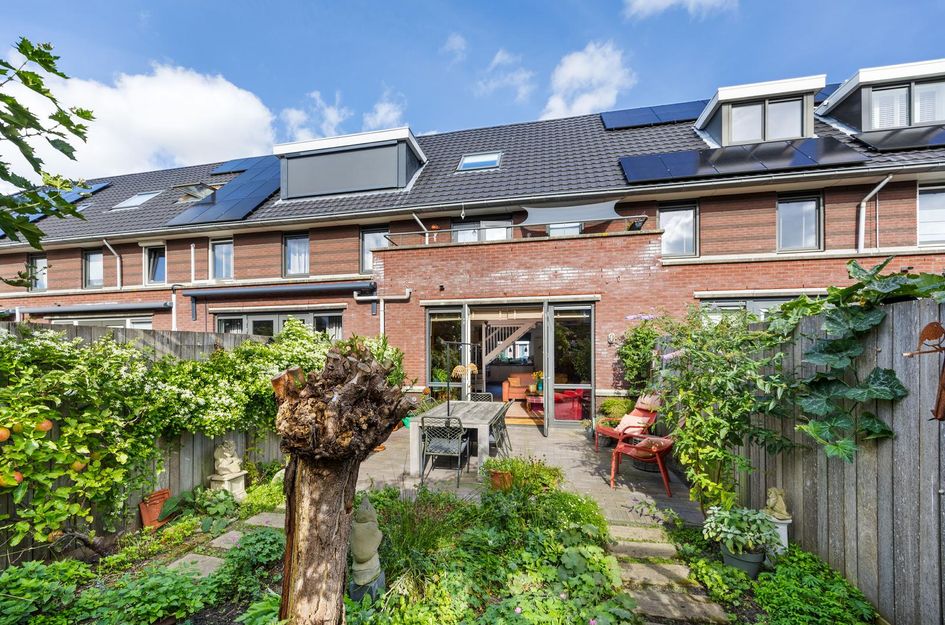 Voormeerstraat 11
