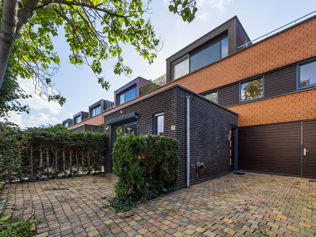 Jutland 49, 'S-Gravenhage