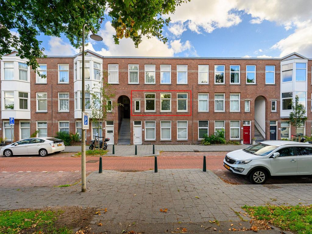 Deimanstraat 188, 'S-GRAVENHAGE