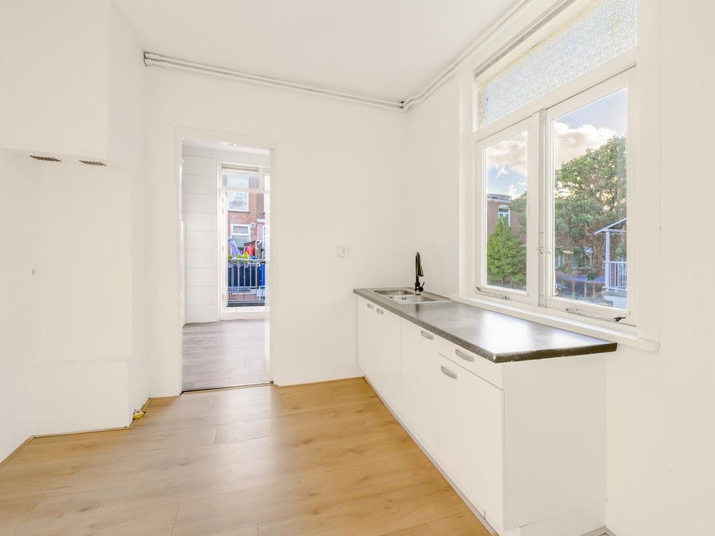 Deimanstraat 188, 'S-GRAVENHAGE
