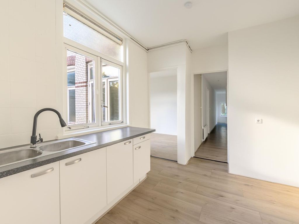 Deimanstraat 188, 'S-GRAVENHAGE