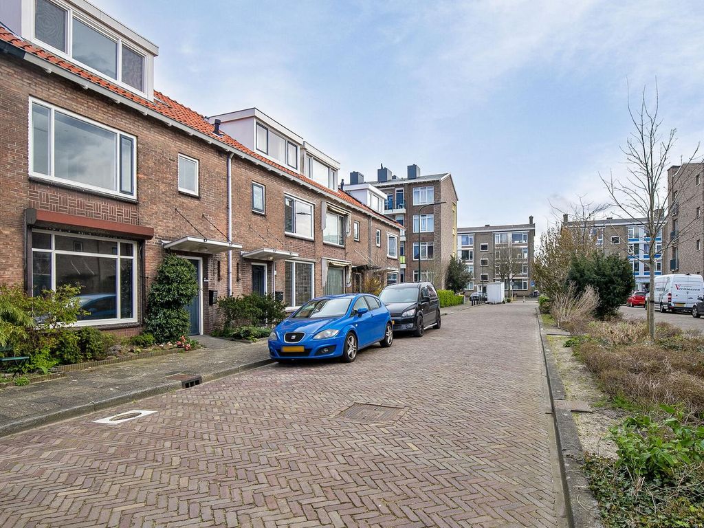 Willem Klooslaan 16, Voorburg