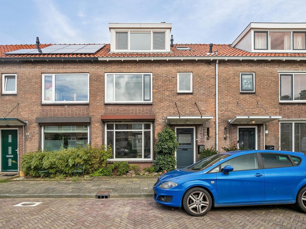 Willem Klooslaan 16, Voorburg