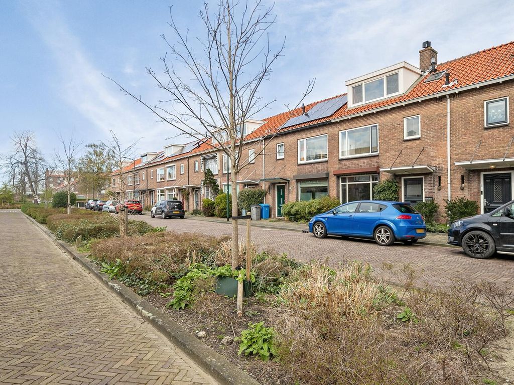 Willem Klooslaan 16, Voorburg