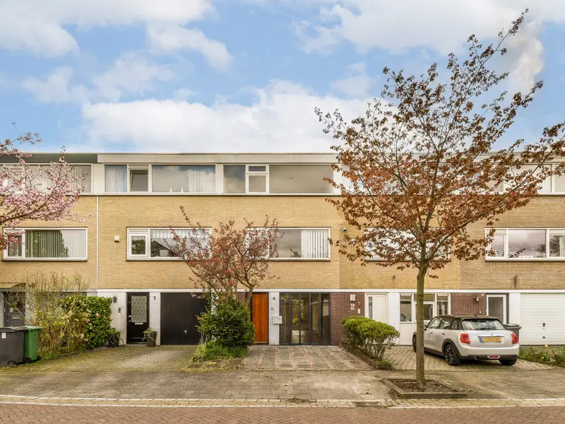 Lesse 6, Amstelveen