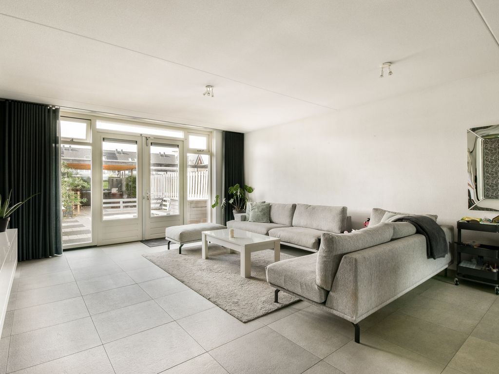 Tussenwoning te koop: Zeeltstraat 27, Aalsmeer