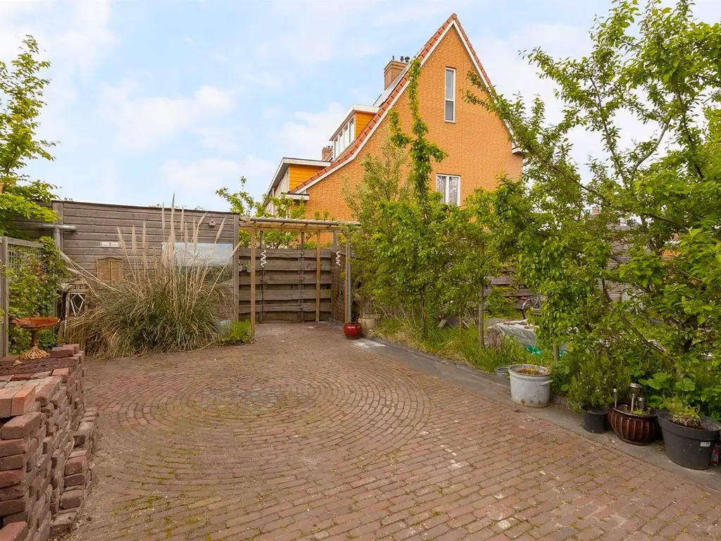 Salamander 105, Amstelveen