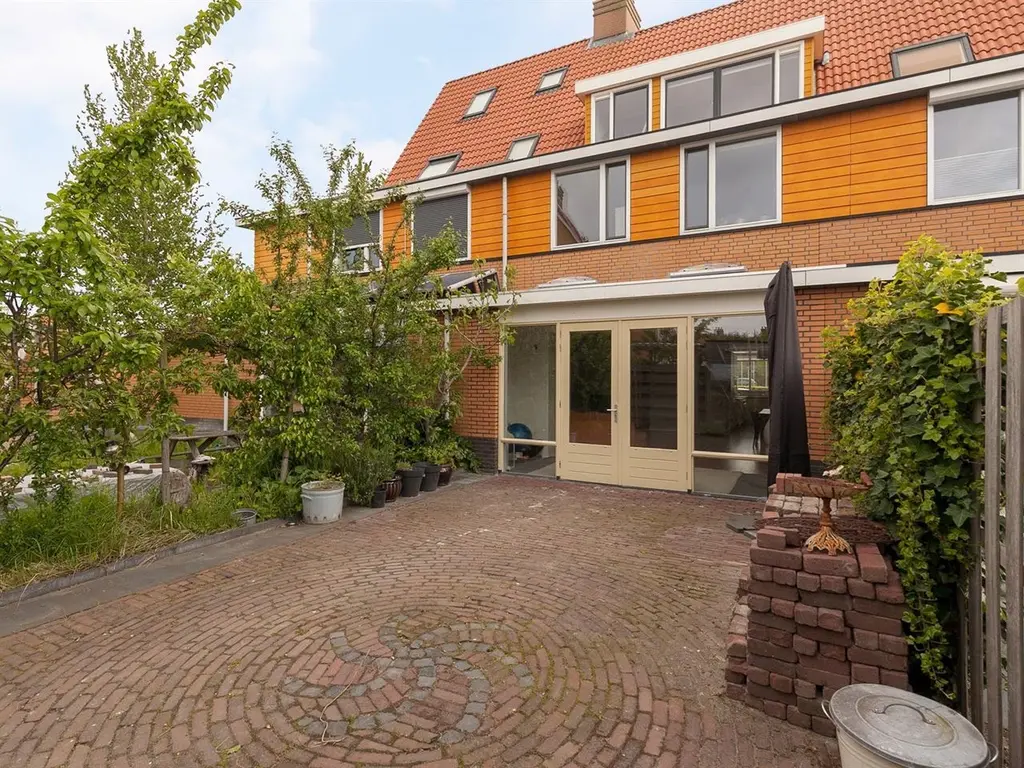 Salamander 105, Amstelveen