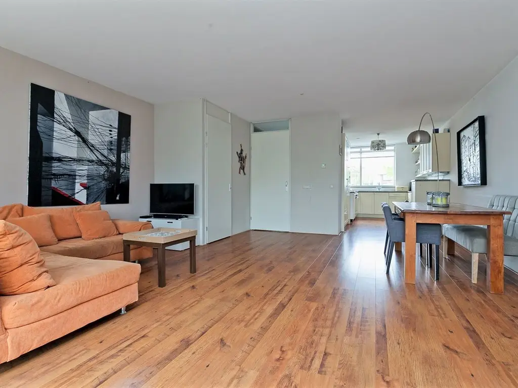 Salamander 105, Amstelveen