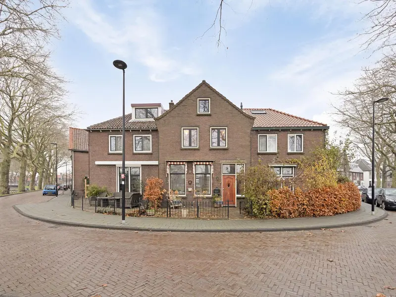 Nassaukade 46, WOERDEN