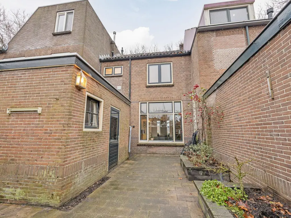 Nassaukade 46, WOERDEN