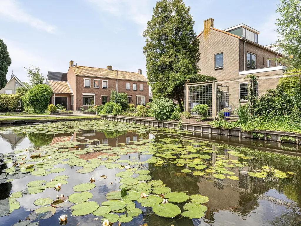 Burg. van Loonstraat 1, KAMERIK