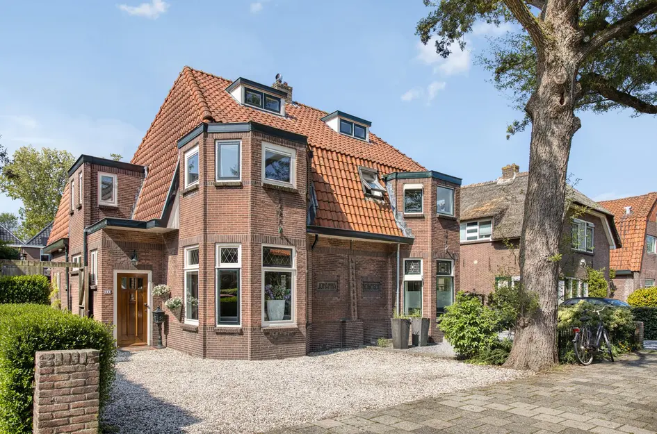 Van der Valk Boumanlaan 22