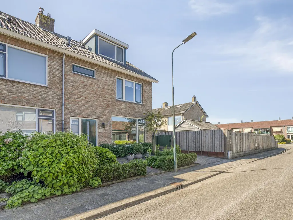 Goudenregenlaan 2, KAMERIK