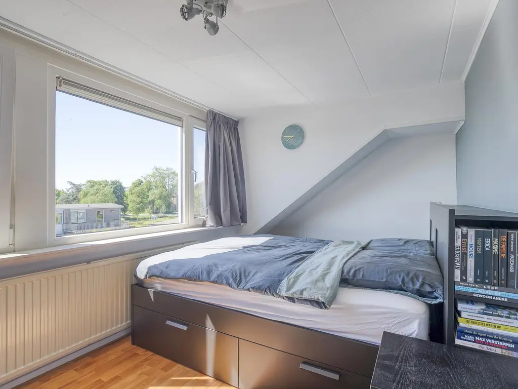 Goudenregenlaan 2, KAMERIK