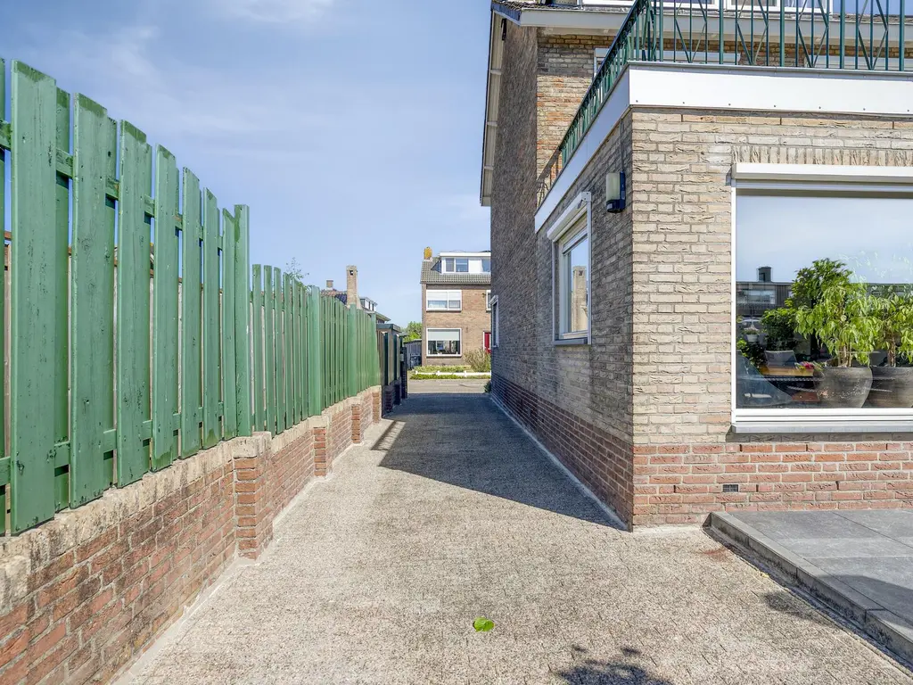 Goudenregenlaan 2, KAMERIK