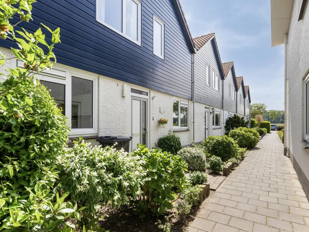 Strick van Linschotenstraat 79, LINSCHOTEN