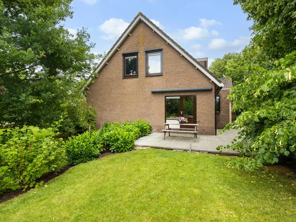Oosteinde 32a, WAARDER