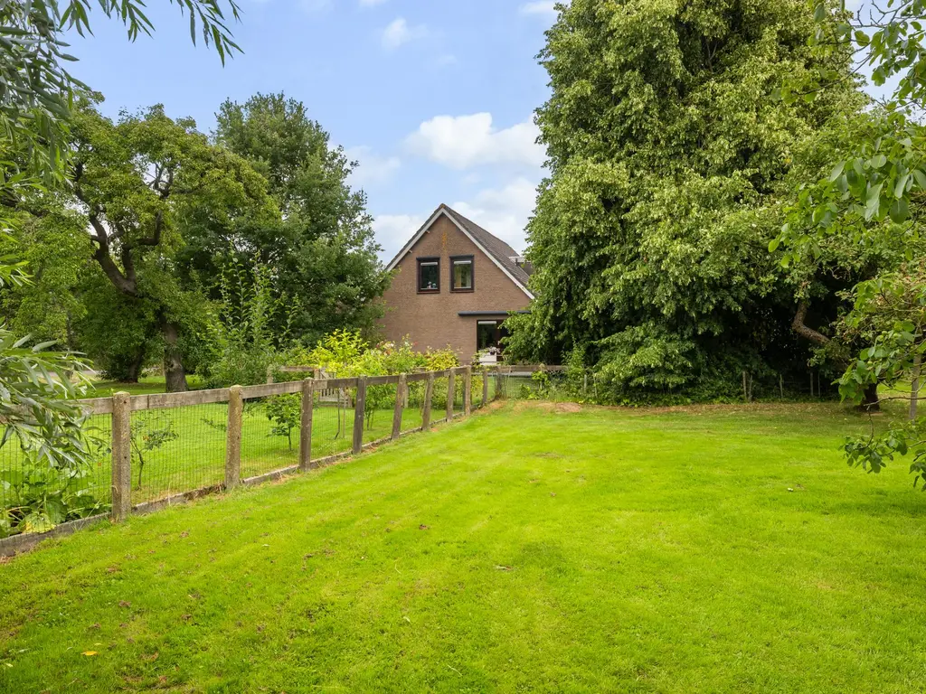 Oosteinde 32a, WAARDER