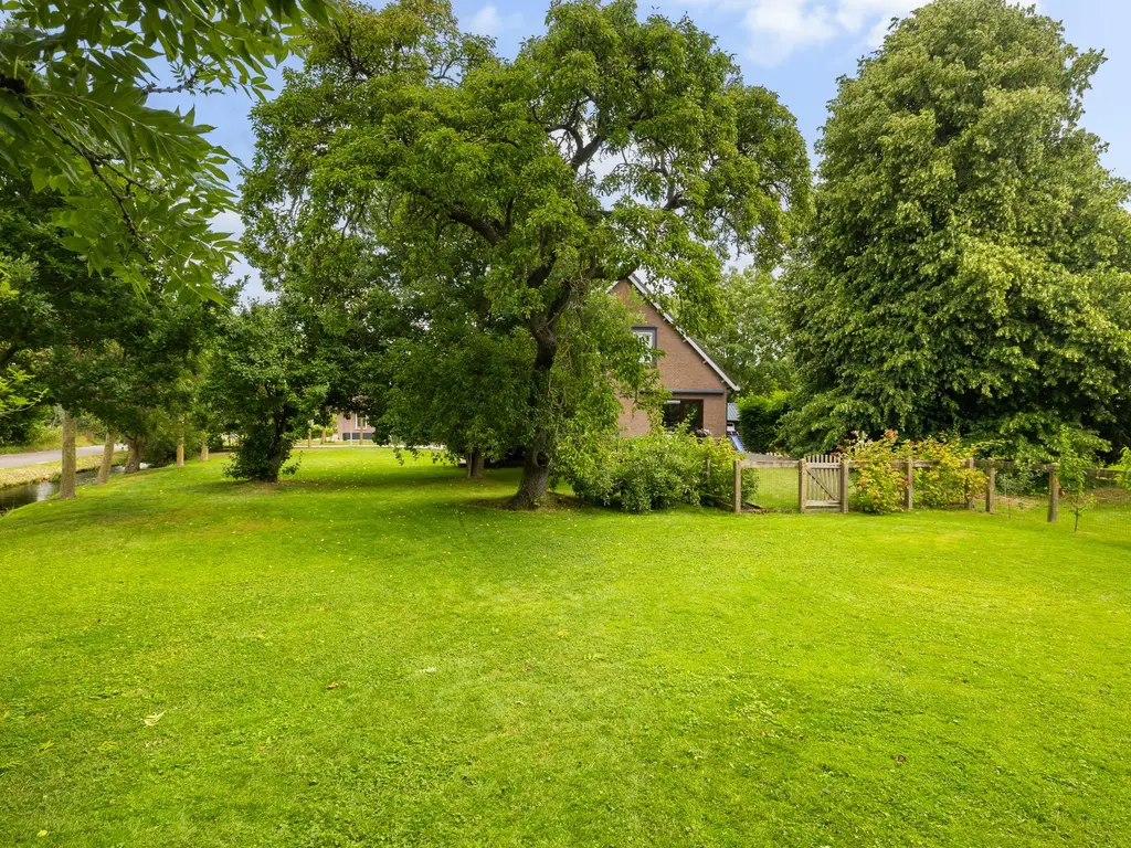 Oosteinde 32a, WAARDER