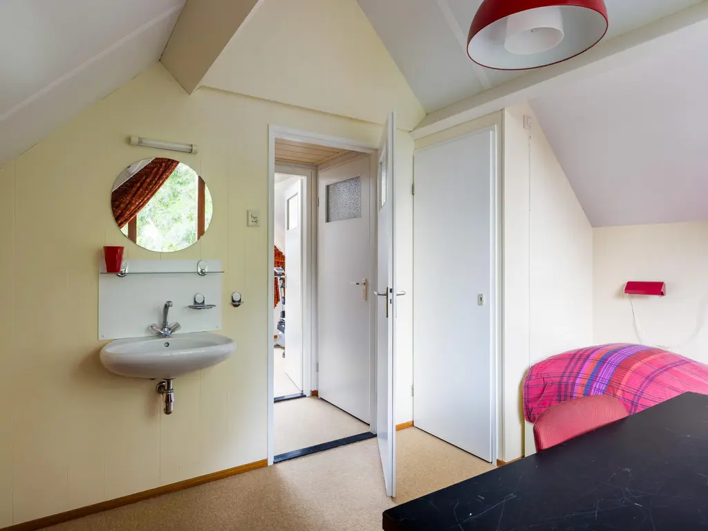 Oosteinde 32a, WAARDER