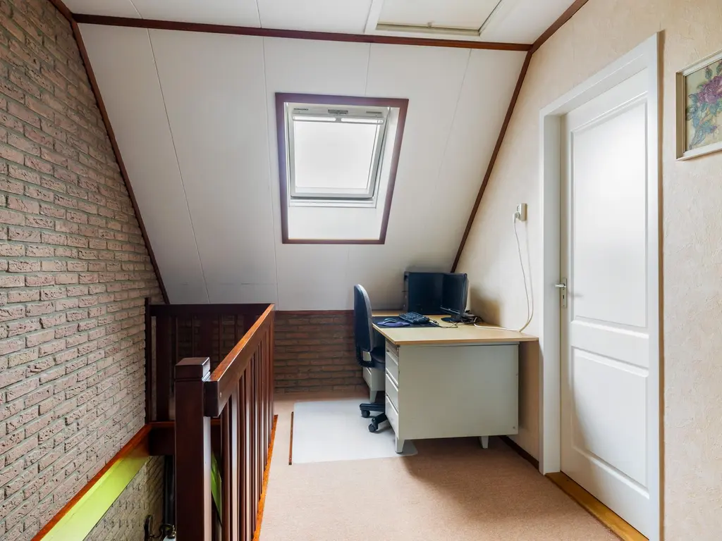Oosteinde 32a, WAARDER