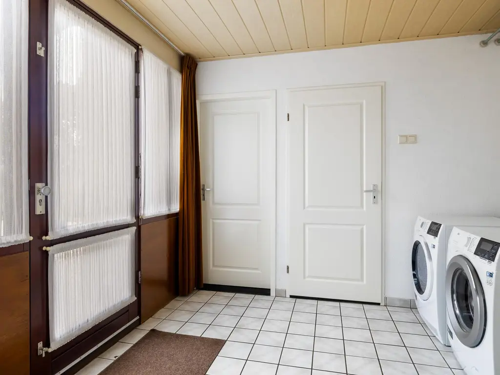 Oosteinde 32a, WAARDER