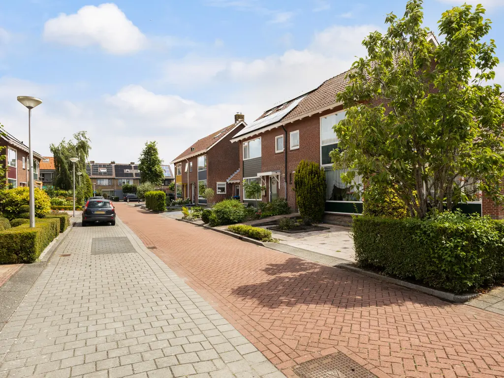 Prinses Margrietstraat 2, WAARDER