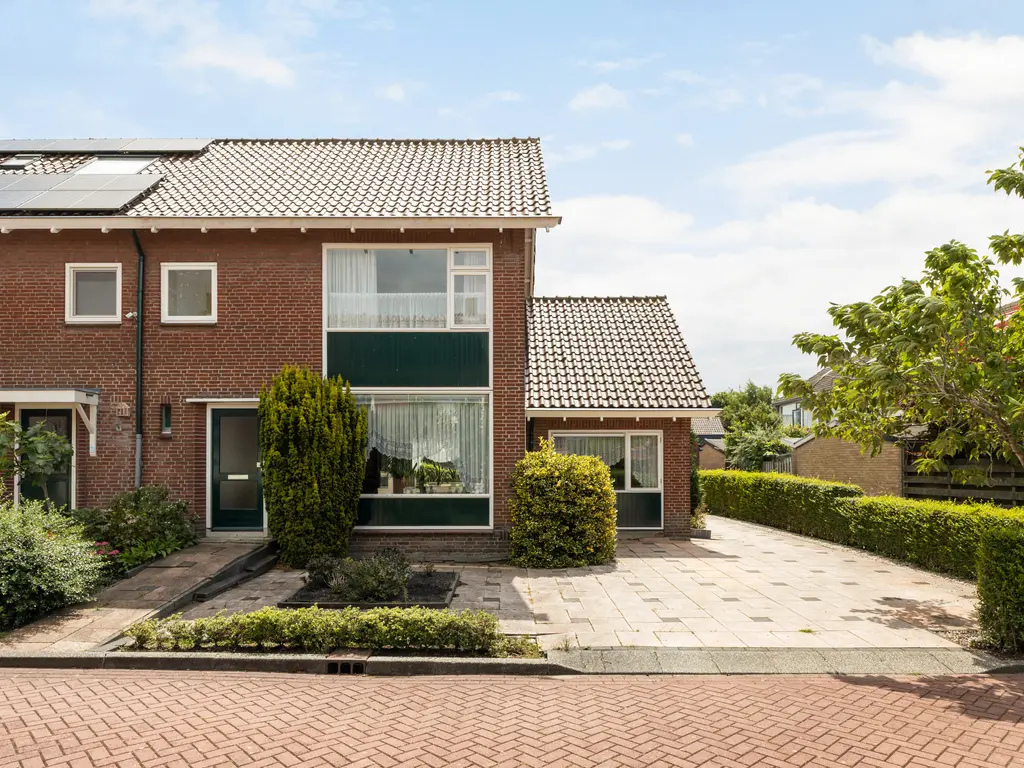 Prinses Margrietstraat 2, WAARDER