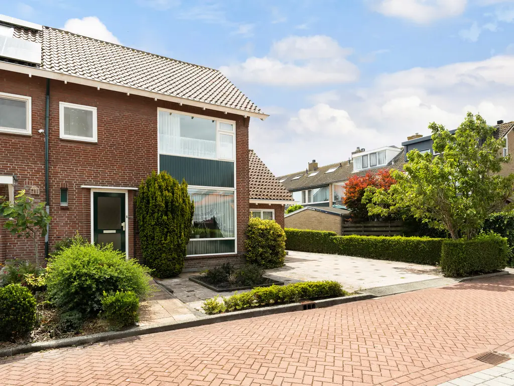 Prinses Margrietstraat 2, WAARDER