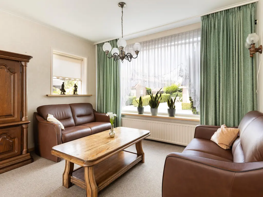Prinses Margrietstraat 2, WAARDER