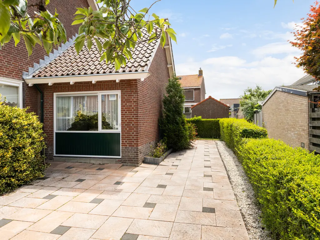 Prinses Margrietstraat 2, WAARDER
