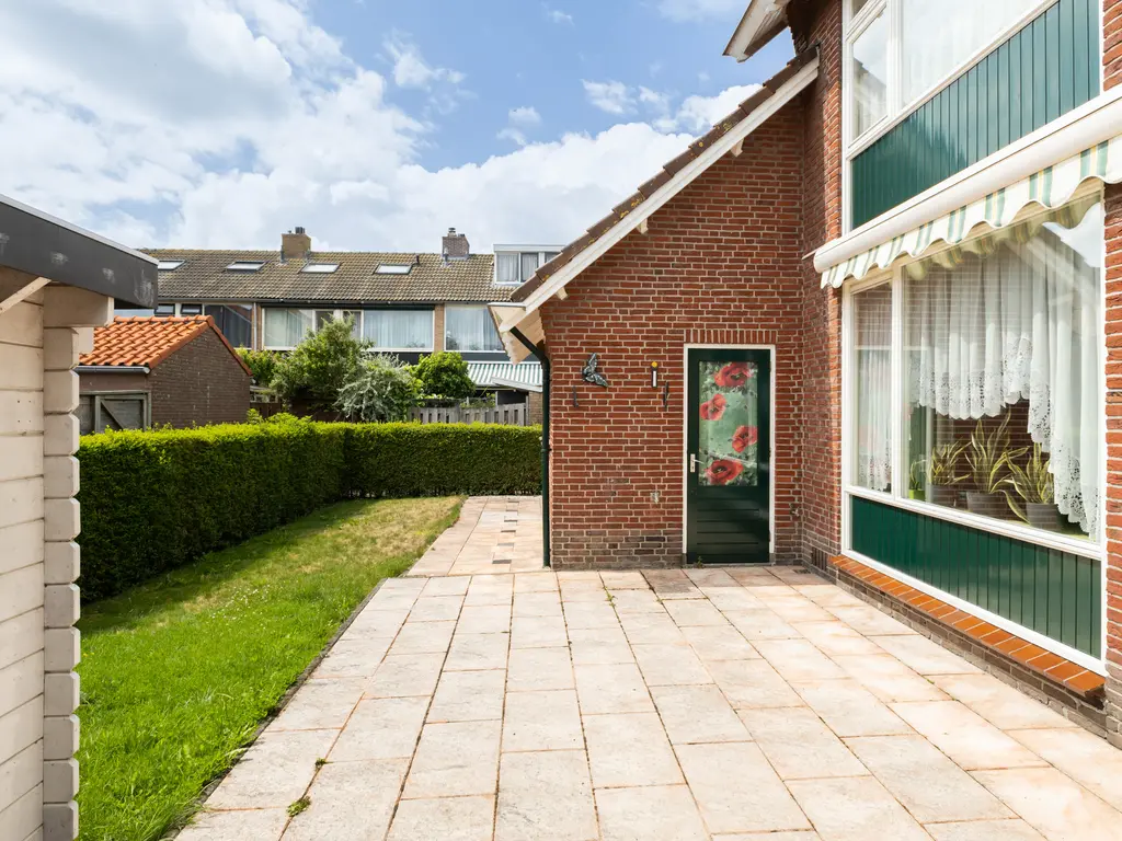 Prinses Margrietstraat 2, WAARDER