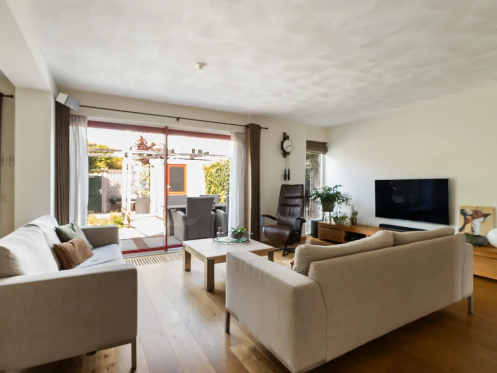 Bomschuit 8, WOERDEN