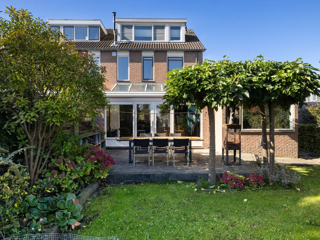 Burg. de Kockstraat 18, KAMERIK