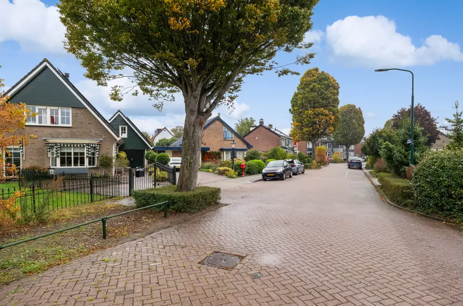 Strick van Linschotenstraat 92