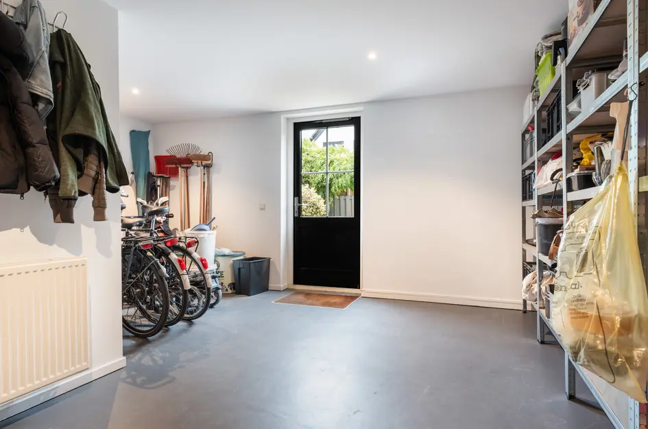 Strick van Linschotenstraat 92